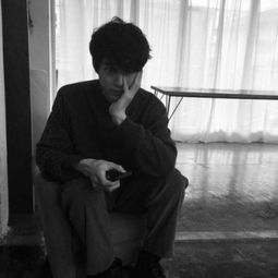 微信头像黑白男生伤感