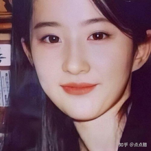 如何看待张艺凡说自己被妈妈保护的太好了