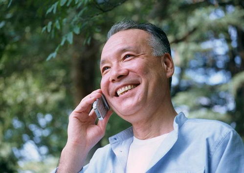 70岁大爷哭诉跳了半年交谊舞,退休金金一万也不够,天天吃挂面