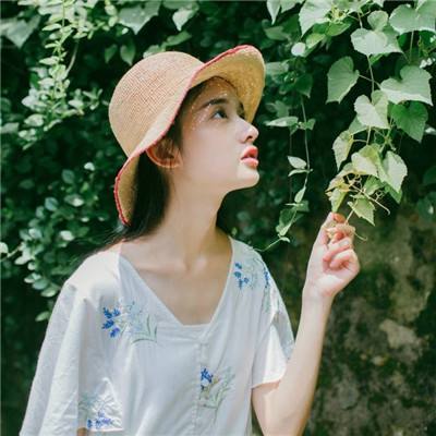 温纭墨亦瑾未婚单身,不近女色