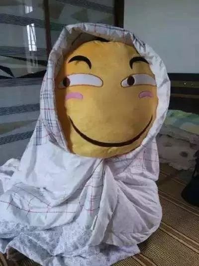 回答我,这些动作你有没有披着被单学过