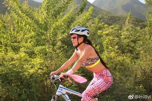 她30岁开始健身,50岁身材秒杀林志玲,这才是真正的不老女神