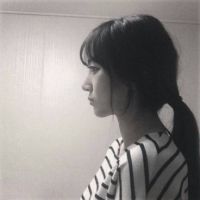 女生黑白qq头像白色简约