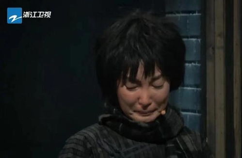48岁李冰冰活动照片曝出,表情僵硬不会笑,整形是把双刃剑