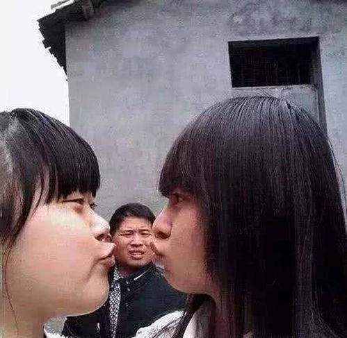 开心一刻国庆假期,2名女大学生不带钱骑车游中国,十小时后