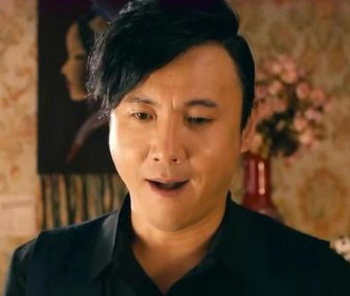 沈腾不认识杨超越,盯着她照片说出4个字,谁注意关晓彤的表情