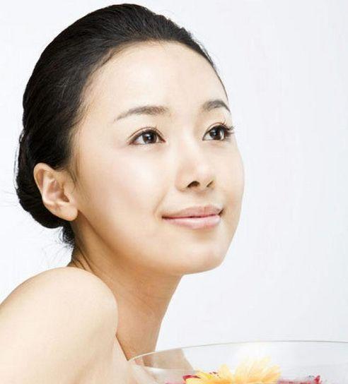 女子为不长皱纹40年不笑,称比任何护肤品都管用