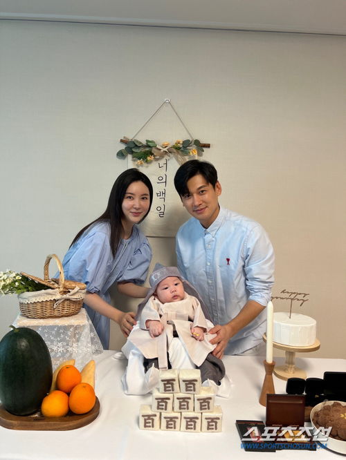 温馨亚运会五金王晒一家三口全家福,妻美子萌无愧人生赢家