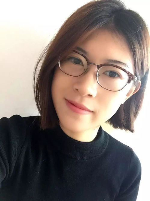 戴眼镜的女生适合哪种短发发型