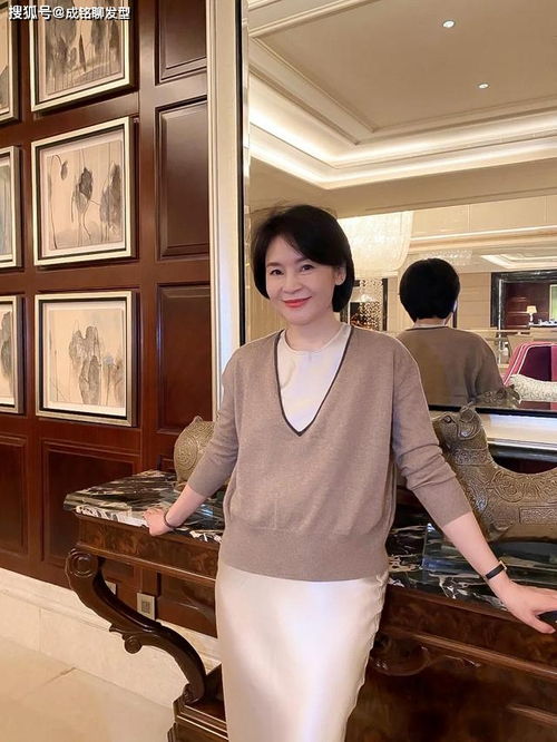 50岁妈妈辈的优雅穿搭,成熟知性更有女人味,温柔减龄不失时尚