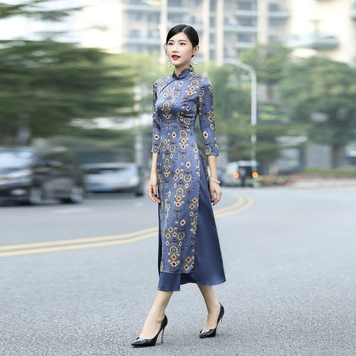 过了40岁的女人,多穿这3种连衣裙,自信从容显气质