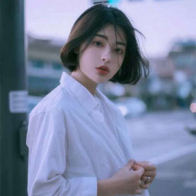 短头发女生头像霸气好看漂亮女生短头发图片