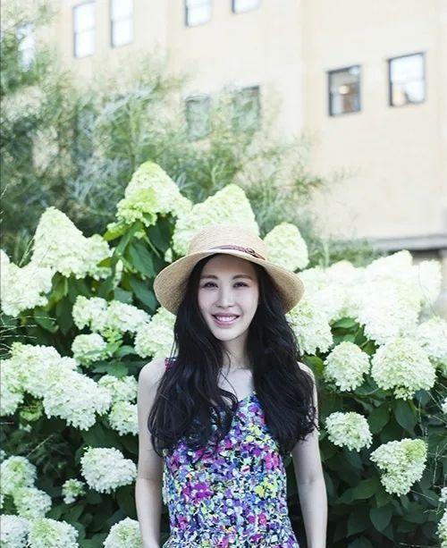 独立女性田朴珺的心机上位史,以及她逼走王石原配的内幕