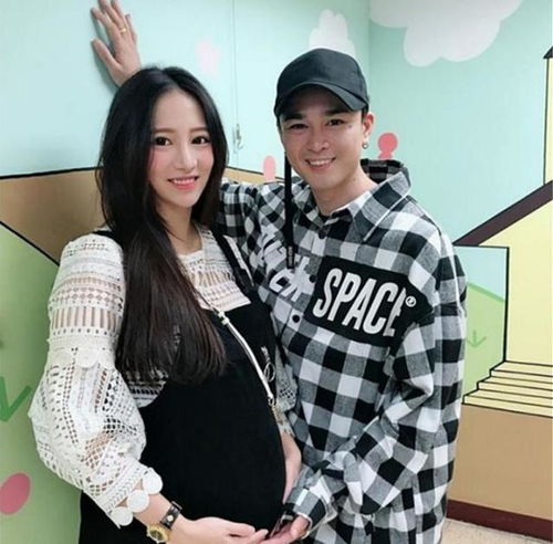 离婚四个月又搭上富豪30岁女星穿浴袍约会富商,对方早有家庭
