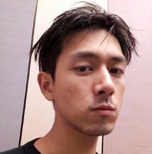 原相机明星素颜火了,李现任嘉伦真实,看到王一博被迫营业