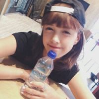 带黑色锁骨链的女生头像个性网我想睡你更想睡醒后有你