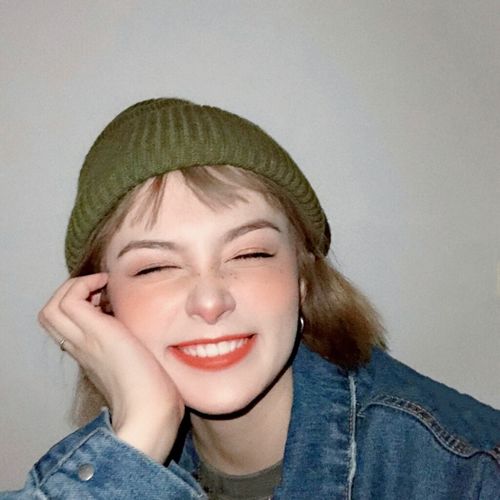 有没有什么笑得很灿烂的女生头像啊