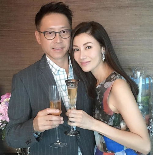 变身小网红李嘉欣晒儿子录制游戏解说视频,全英文讲解吐字清晰