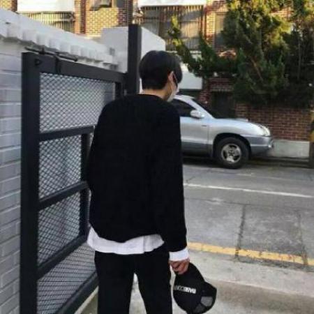 帅气酷炫男生头像,享受我单薄的青春
