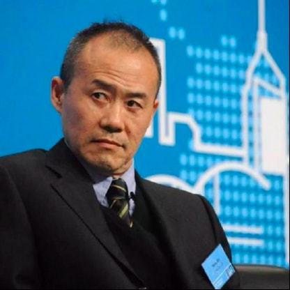 他放弃当中国首富,今隐退领1200万退休金,娶年轻30岁的美女明星