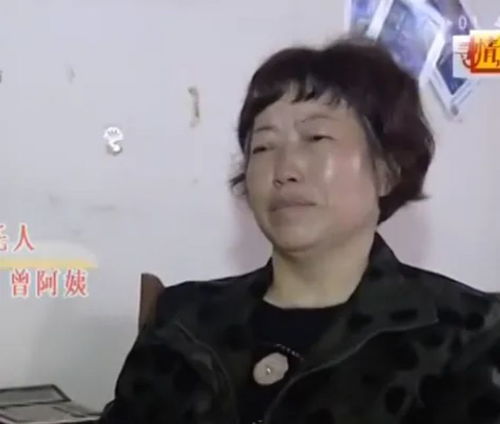 60岁大爷发现49岁女友沾花惹草,与30岁小伙来往,收藏短信16条