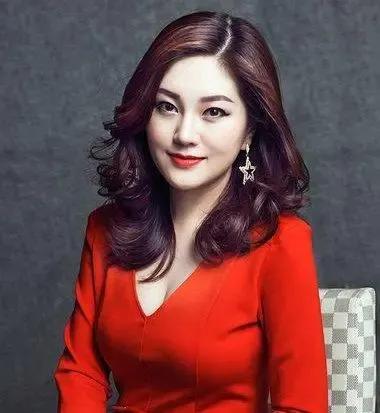 观头条美女有感十四