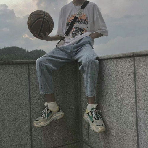 有哪些男士的背影图片可以当头像的黑色的,冷酷的那种